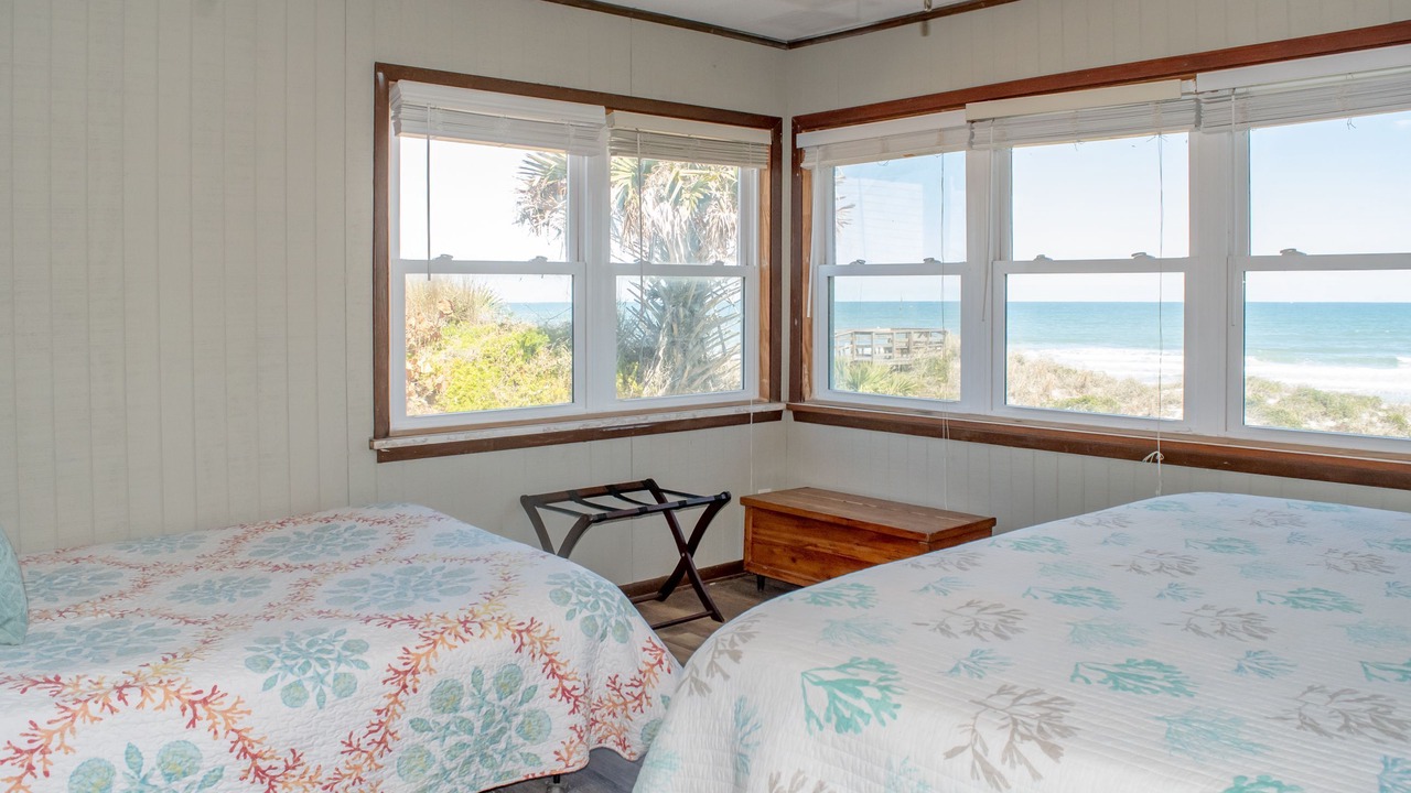 Photo of Bedroom in Crescent Beach