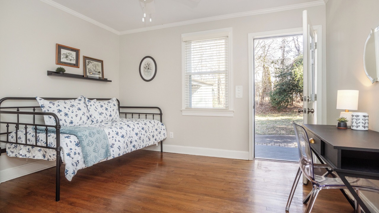 Photo of Bedroom in Greenville - Spartanburg