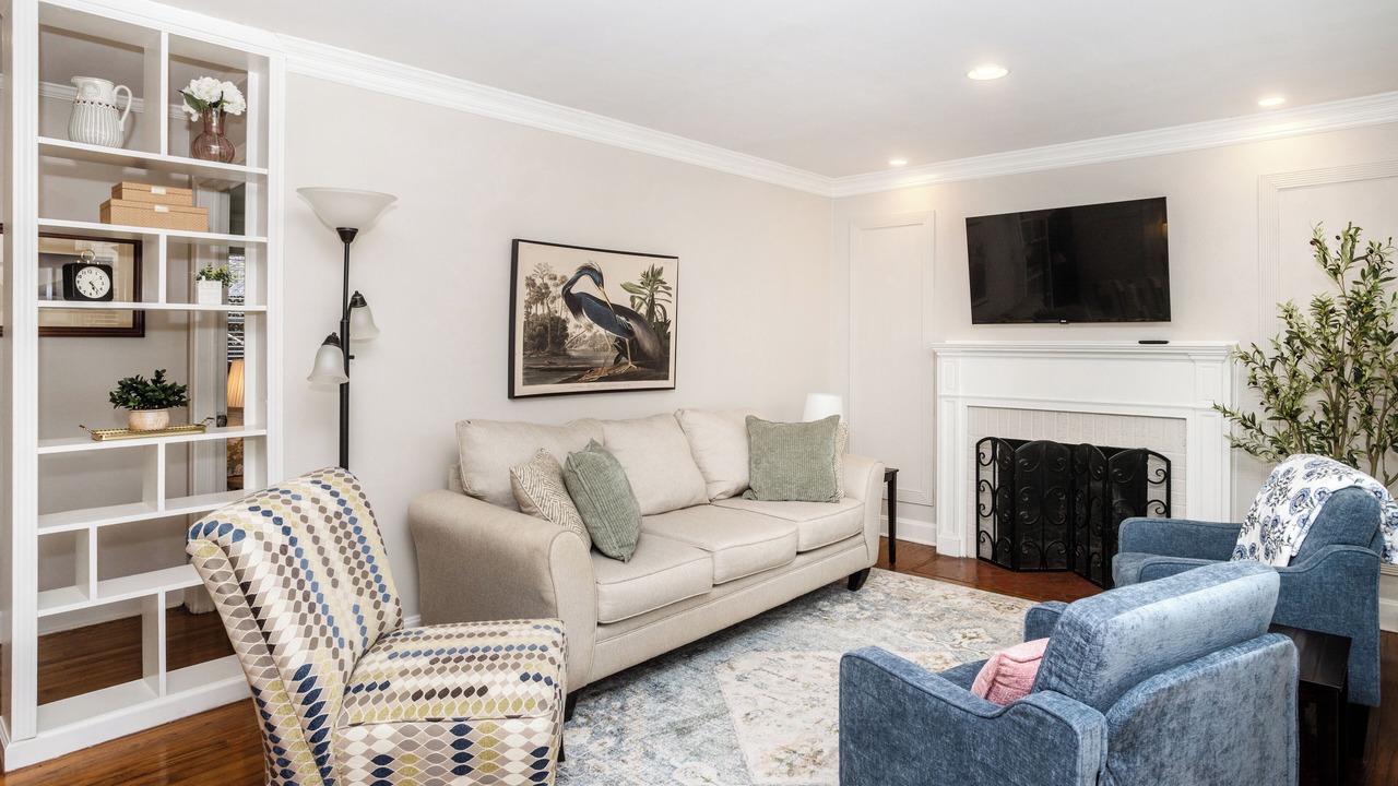 Photo of Livingroom in Greenville - Spartanburg
