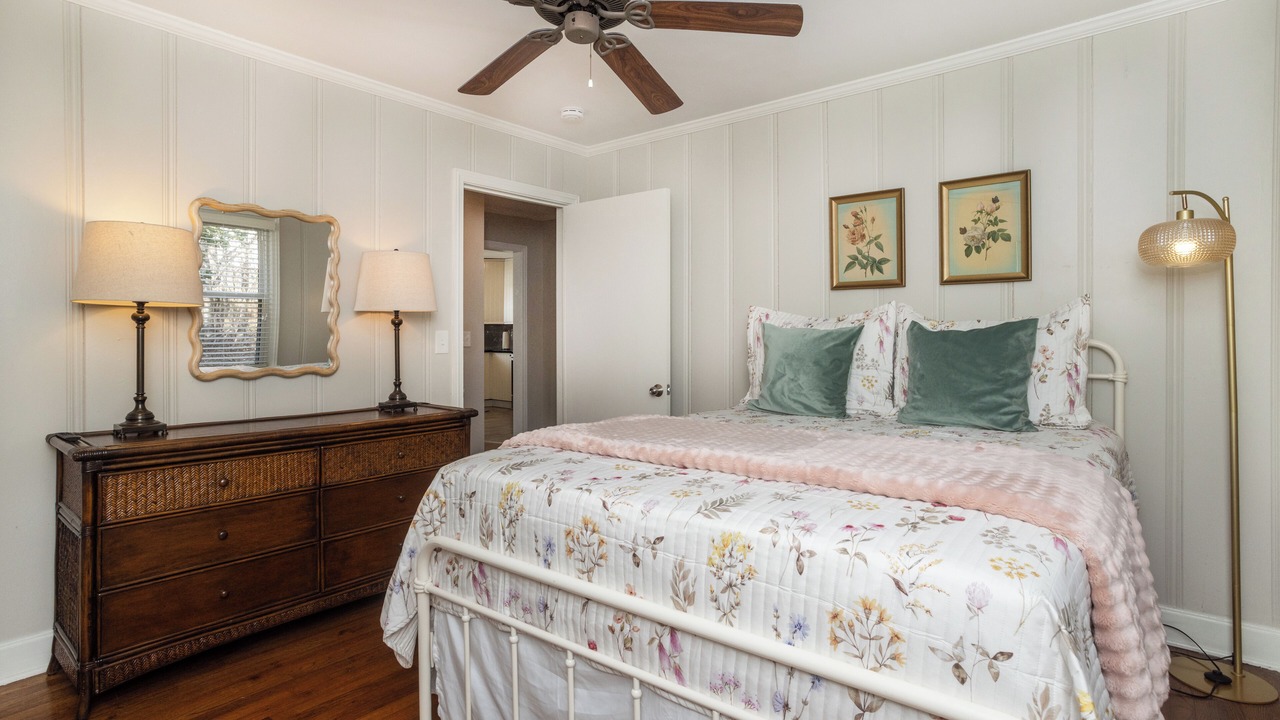 Photo of Bedroom in Greenville - Spartanburg