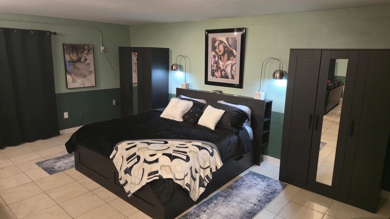Photo of Bedroom in Capri Isle