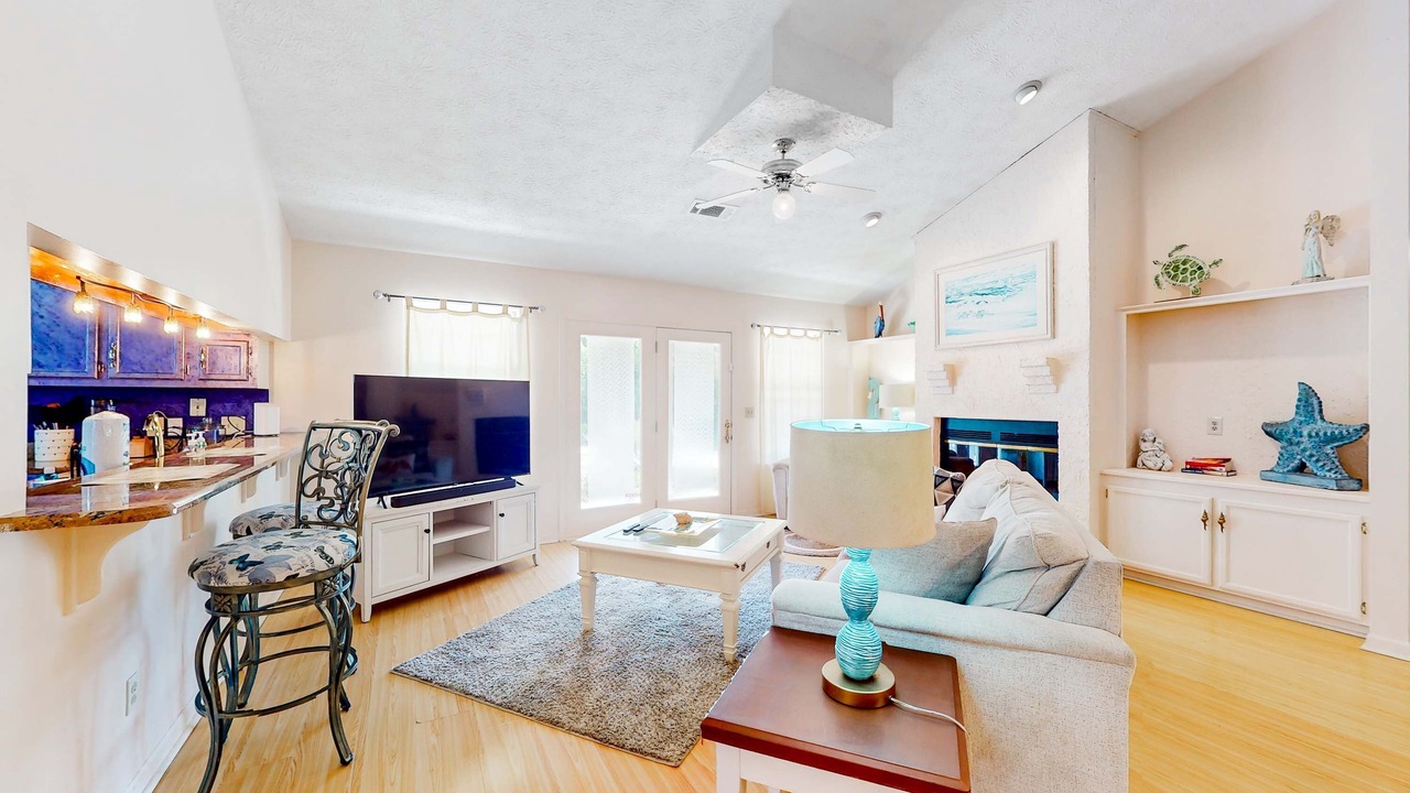 Photo of Livingroom in Thomas Drive