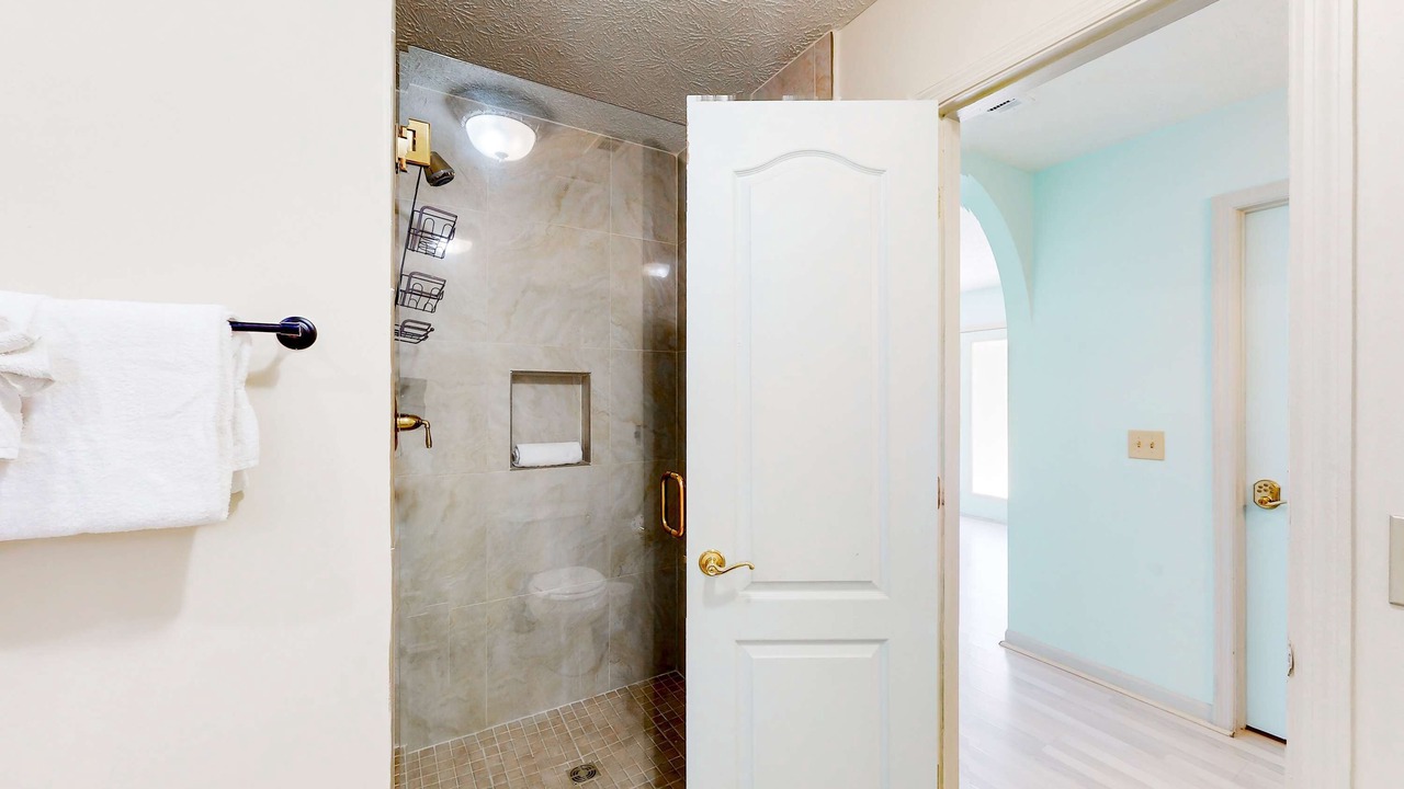 Photo of Bathroom in Thomas Drive