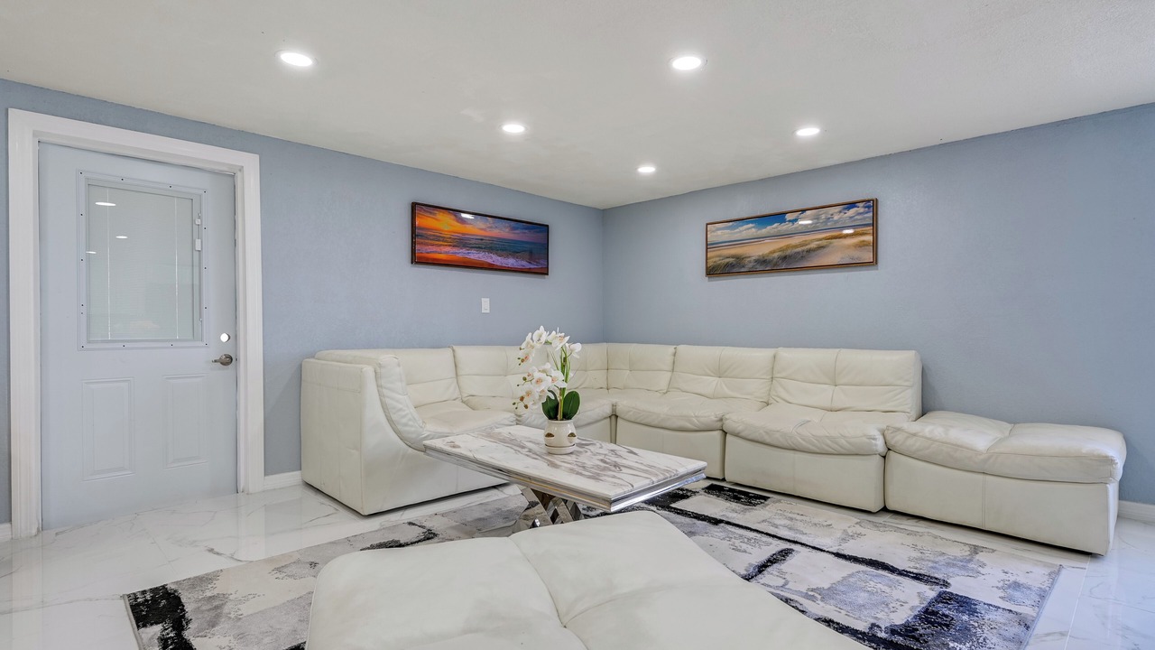 Photo of Livingroom in Tahitian Development