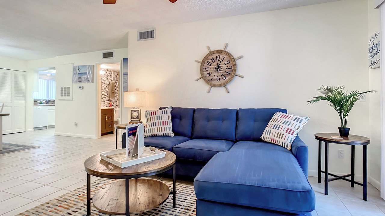 Photo of Livingroom in New Smyrna Beach