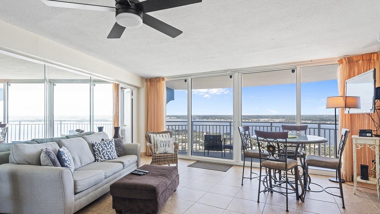 Photo of Livingroom in Daytona Beach
