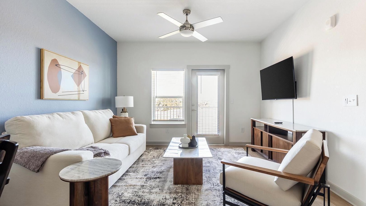 Photo of Livingroom in Candler