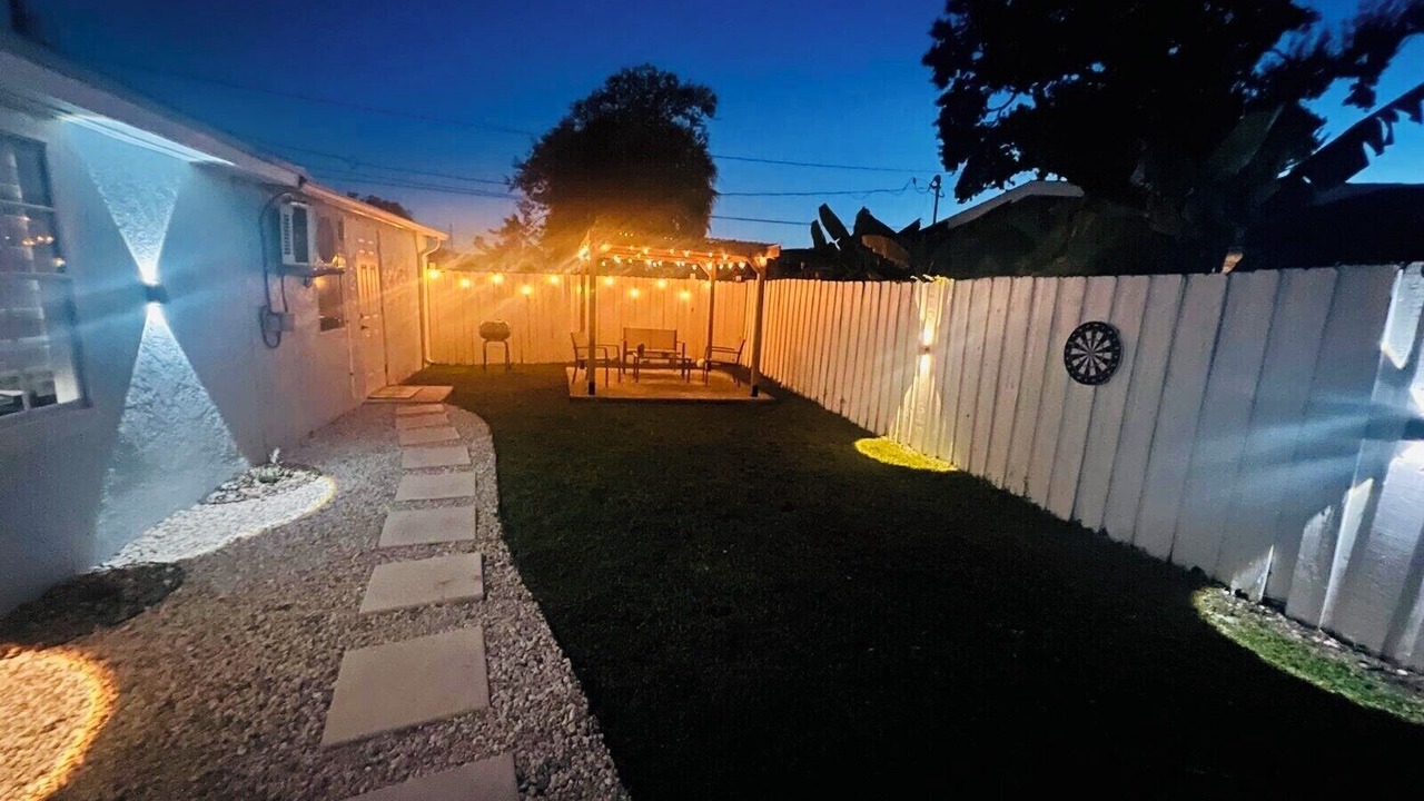 Photo of Outdoor in Pinecrest West Park