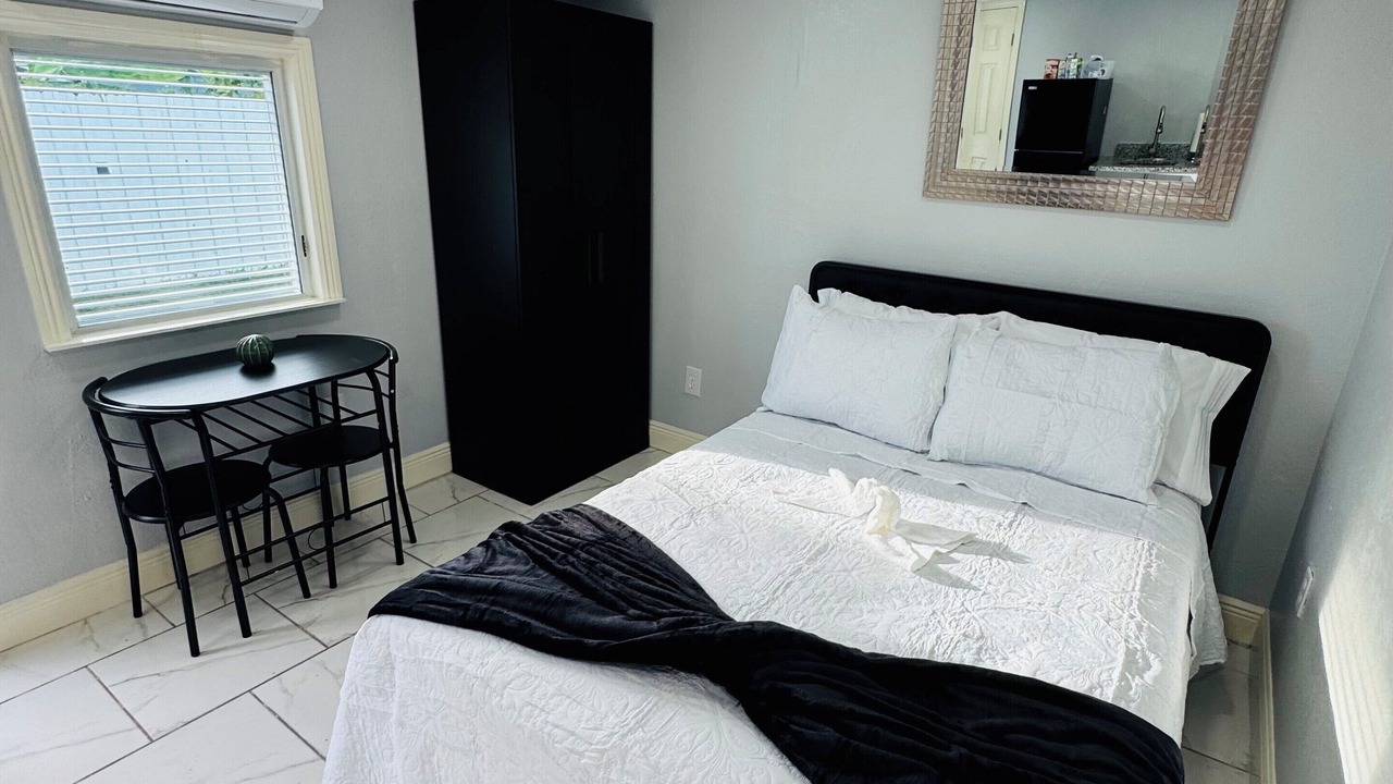 Photo of Bedroom in Pinecrest West Park