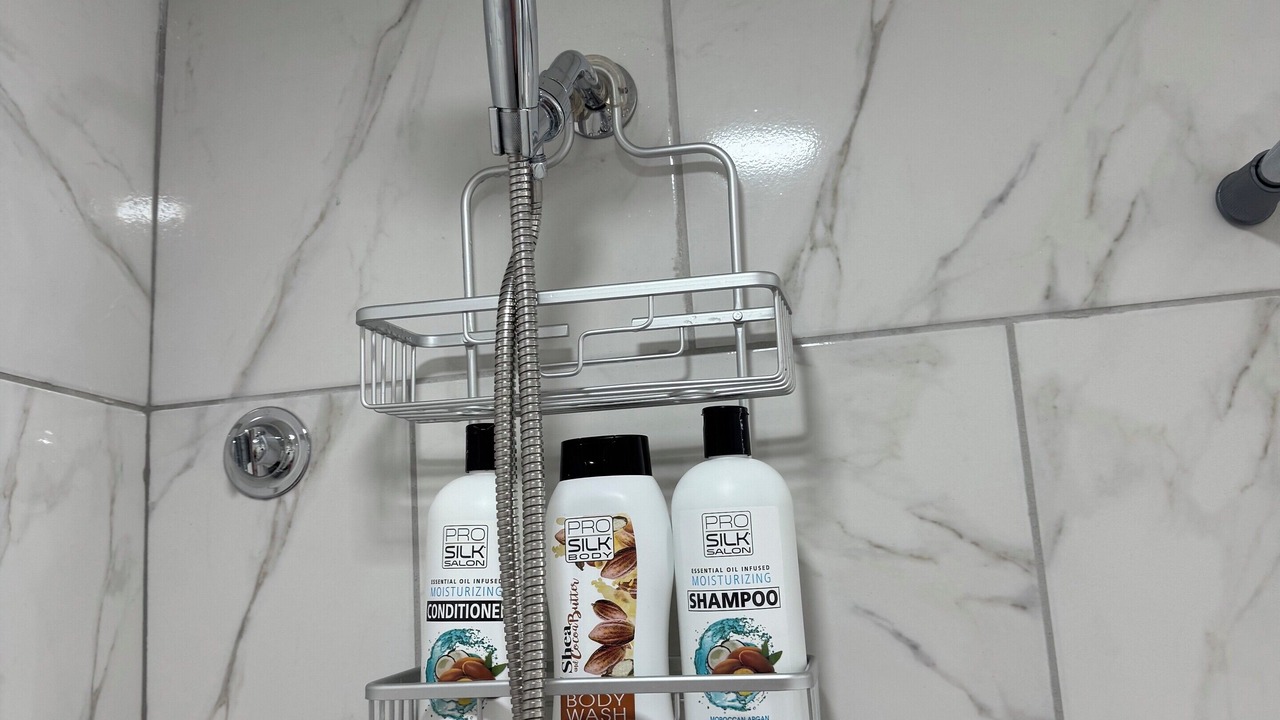Photo of Bathroom in Pinecrest West Park