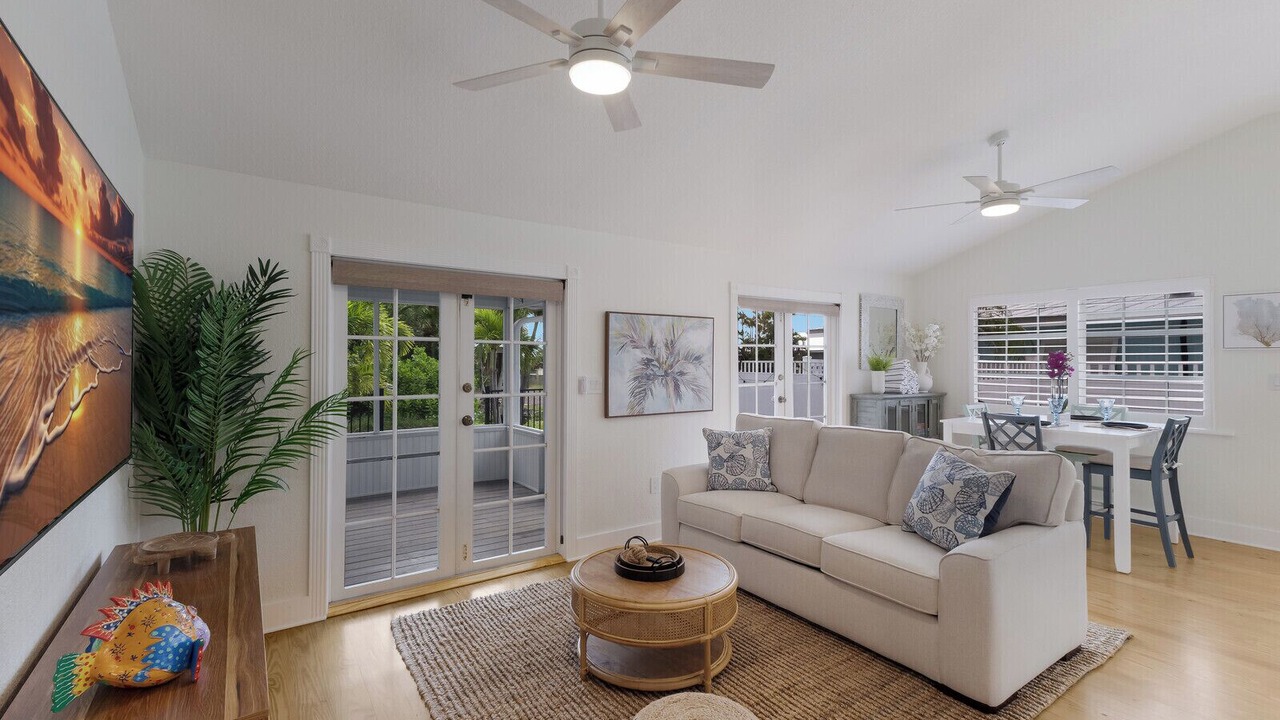 Photo of Livingroom in Bradenton Beach