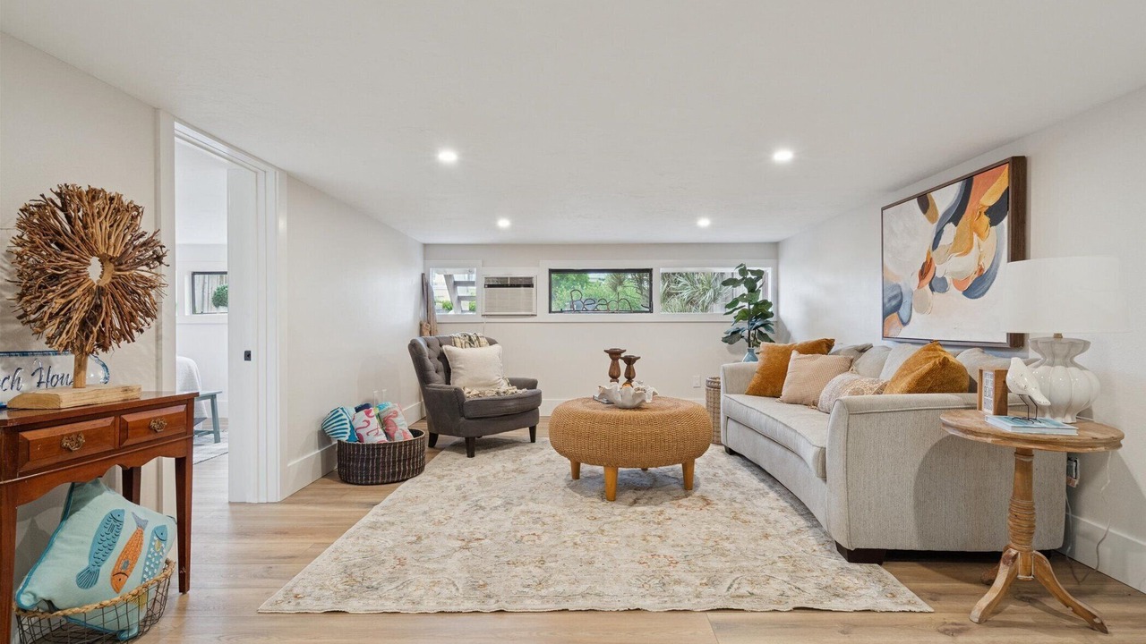 Photo of Livingroom in Holmes Beach