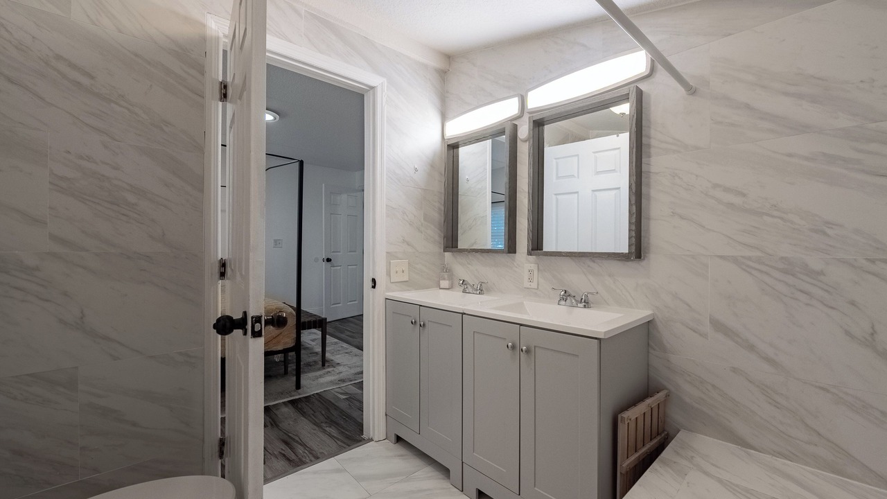 Photo of Bathroom in Dixieland