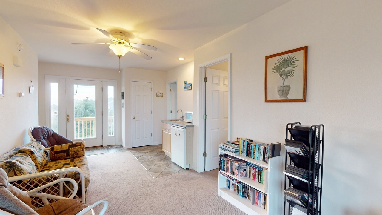 Photo of Livingroom in Waves