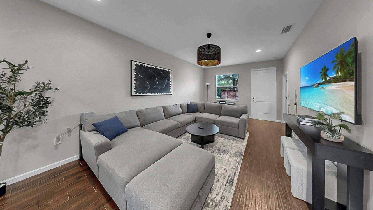 Photo of Livingroom in East Tampa