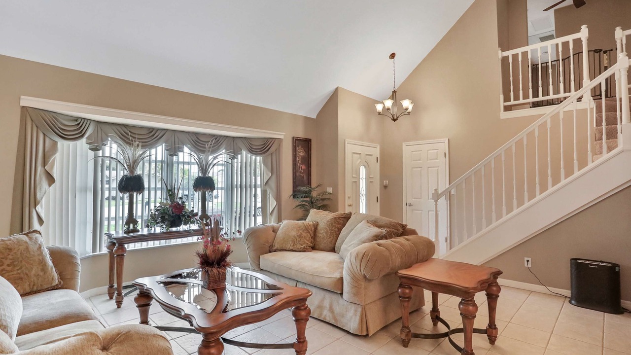 Photo of Livingroom in Harbor Hills