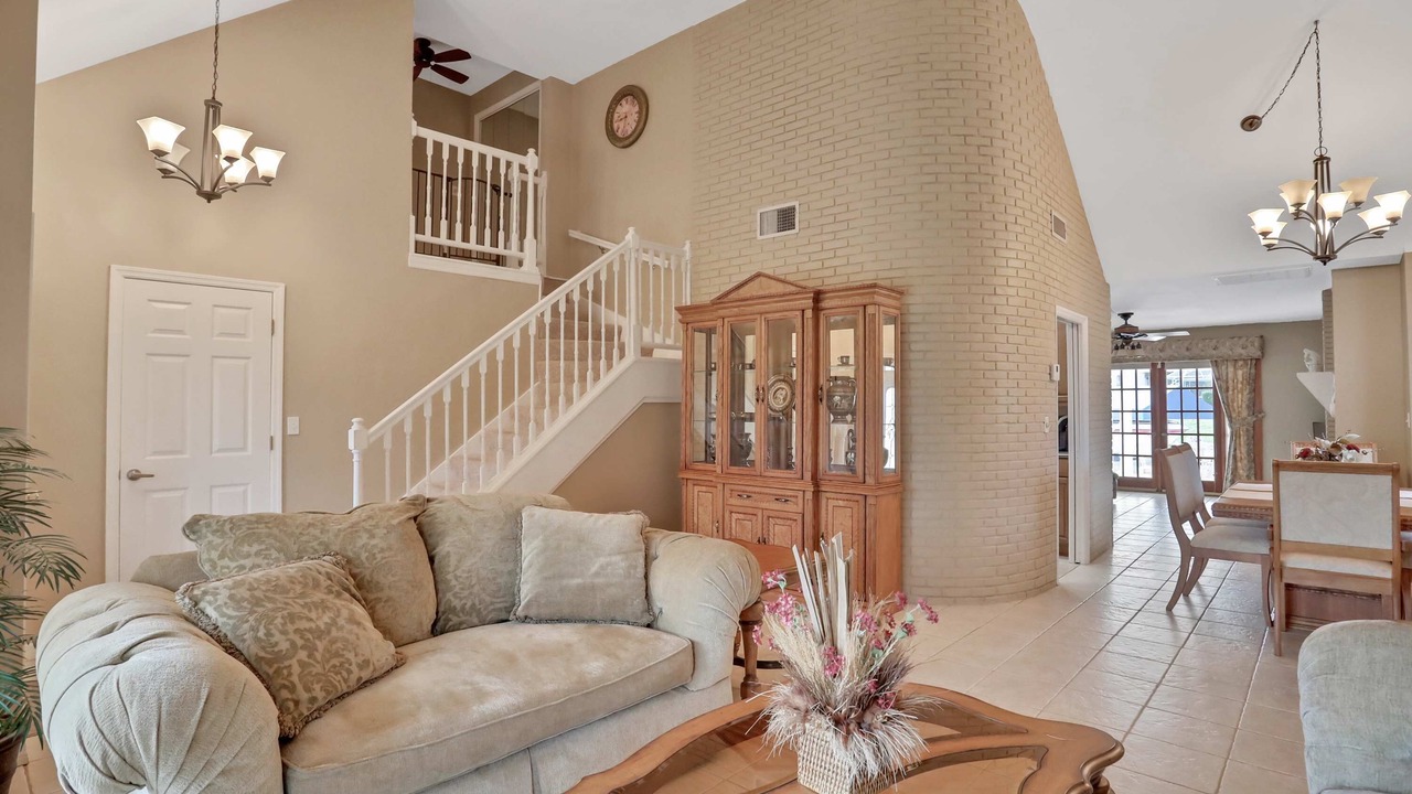 Photo of Livingroom in Harbor Hills