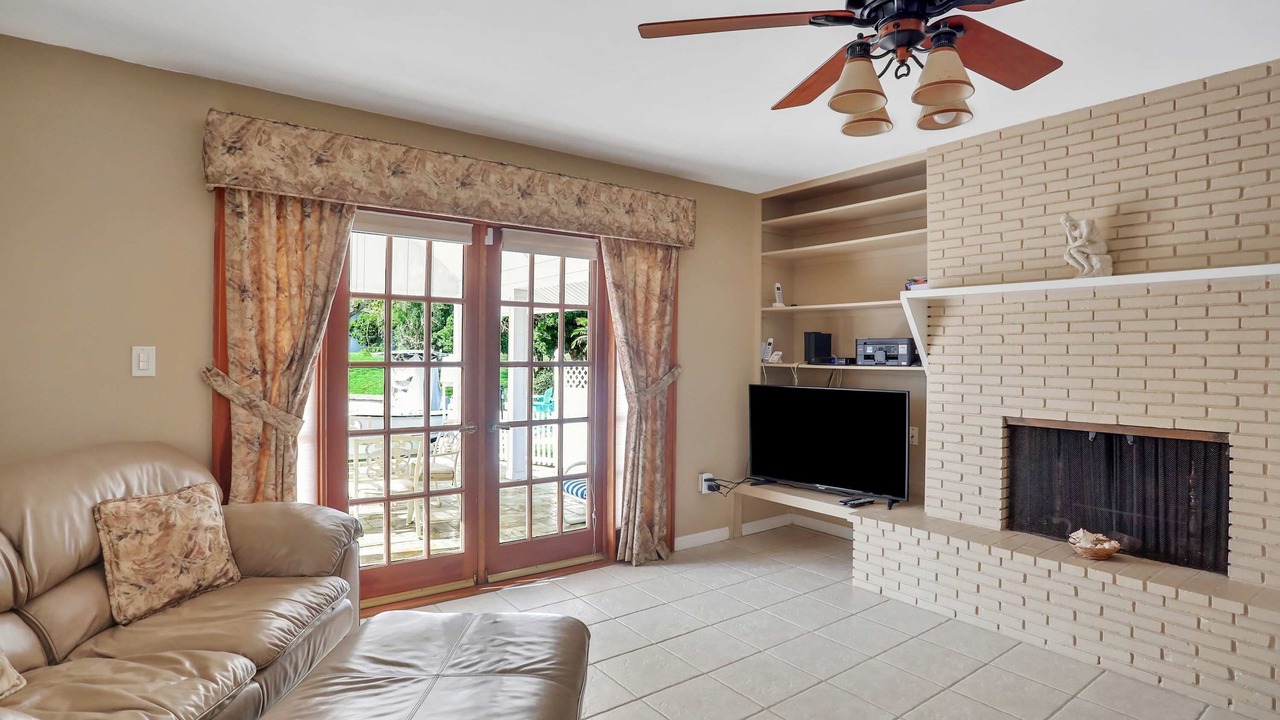 Photo of Livingroom in Harbor Hills