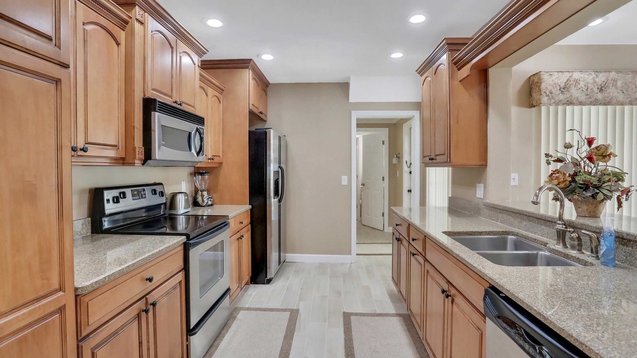 Photo of Kitchen in Harbor Hills
