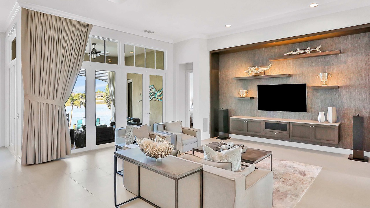 Photo of Livingroom in Island Estate