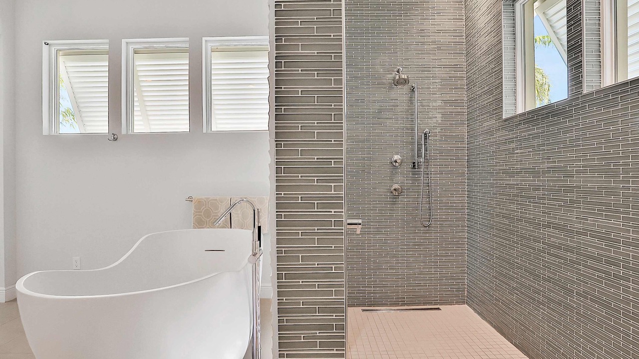 Photo of Bathroom in Island Estate