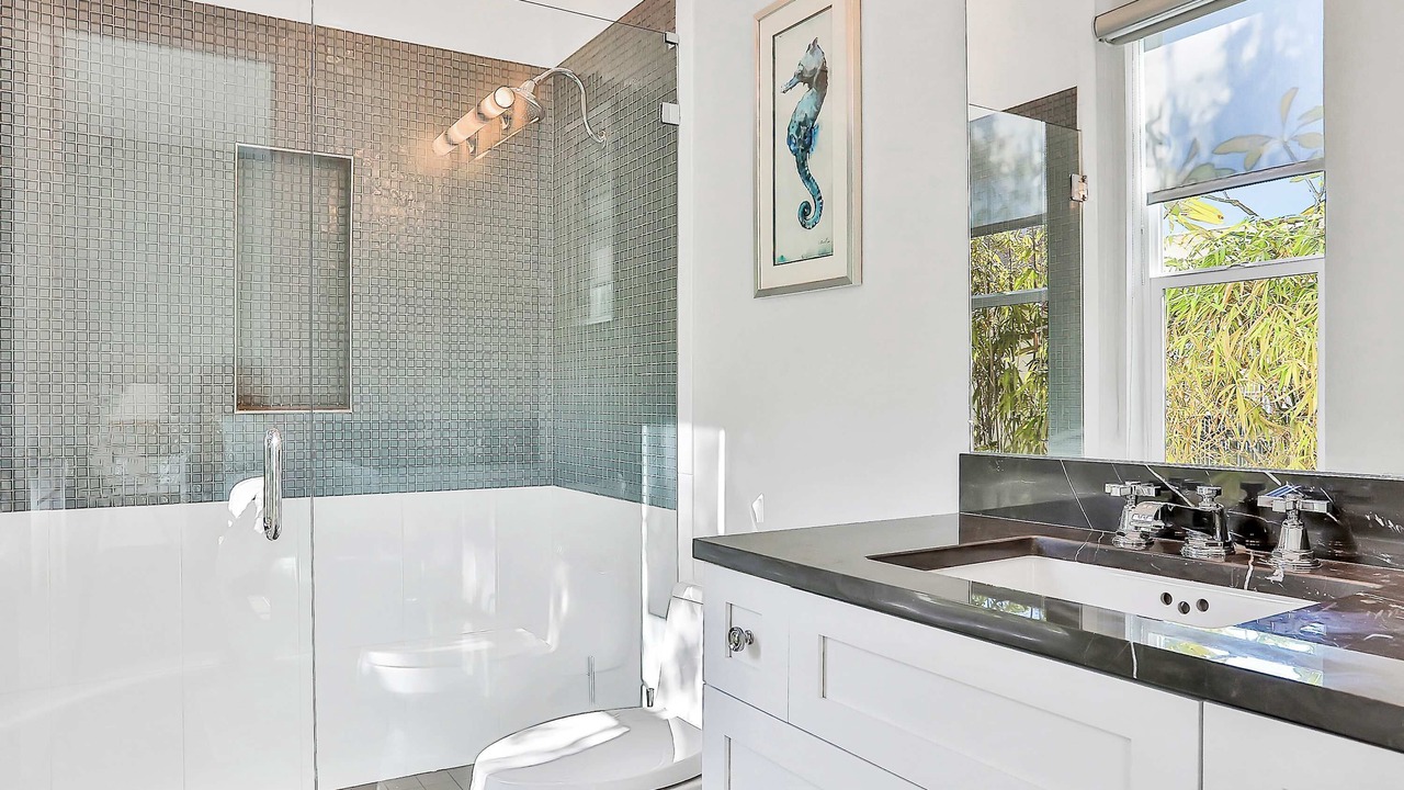 Photo of Bathroom in Island Estate
