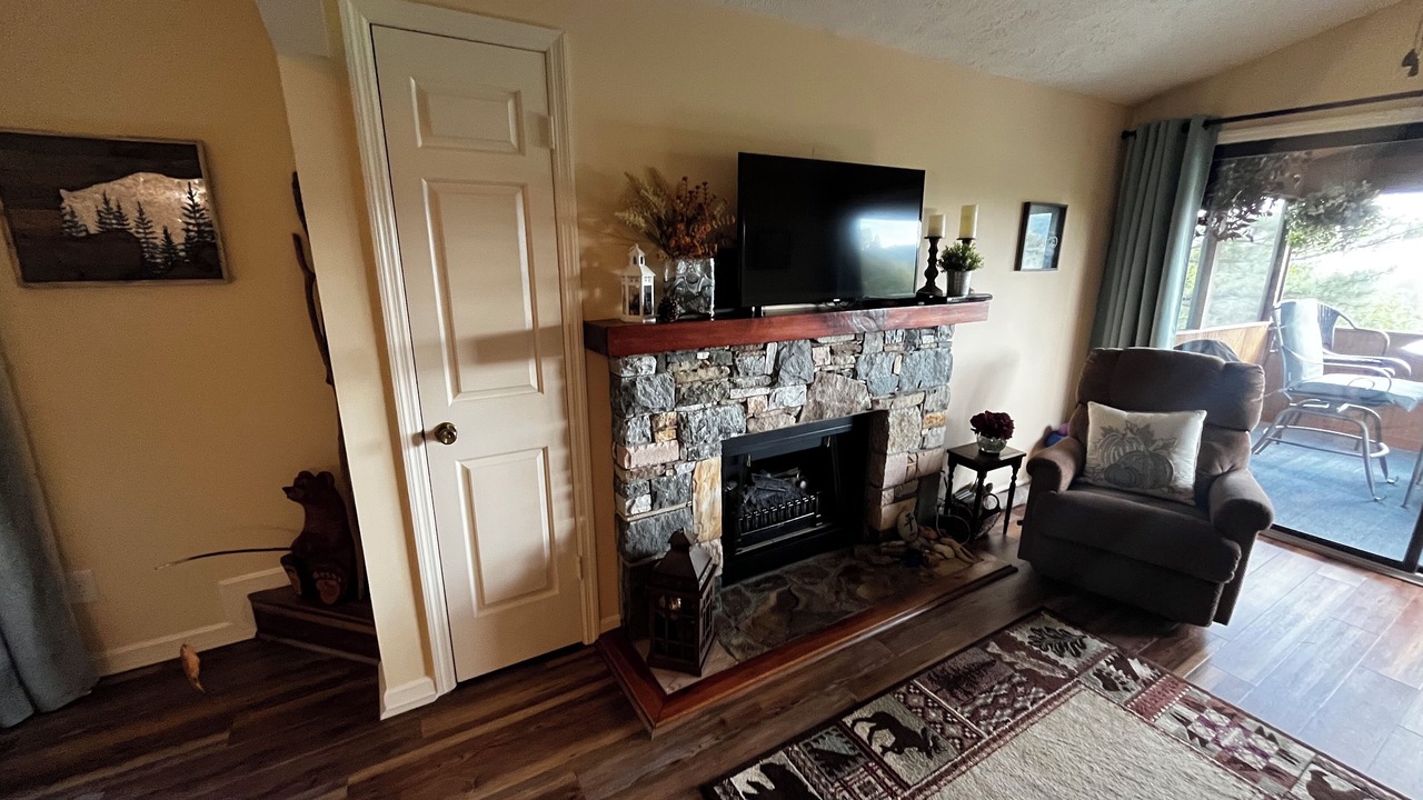 Photo of Livingroom in Lake Toxaway