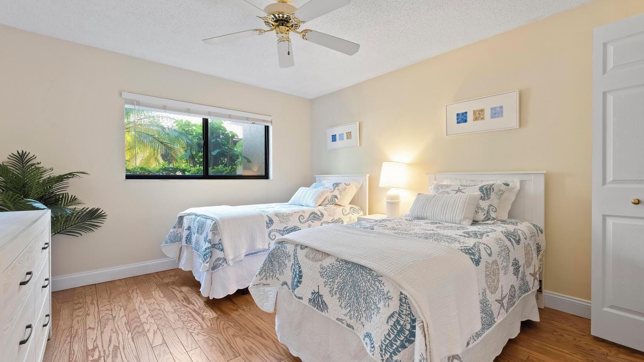 Photo of Bedroom in Gulf Gate Estates