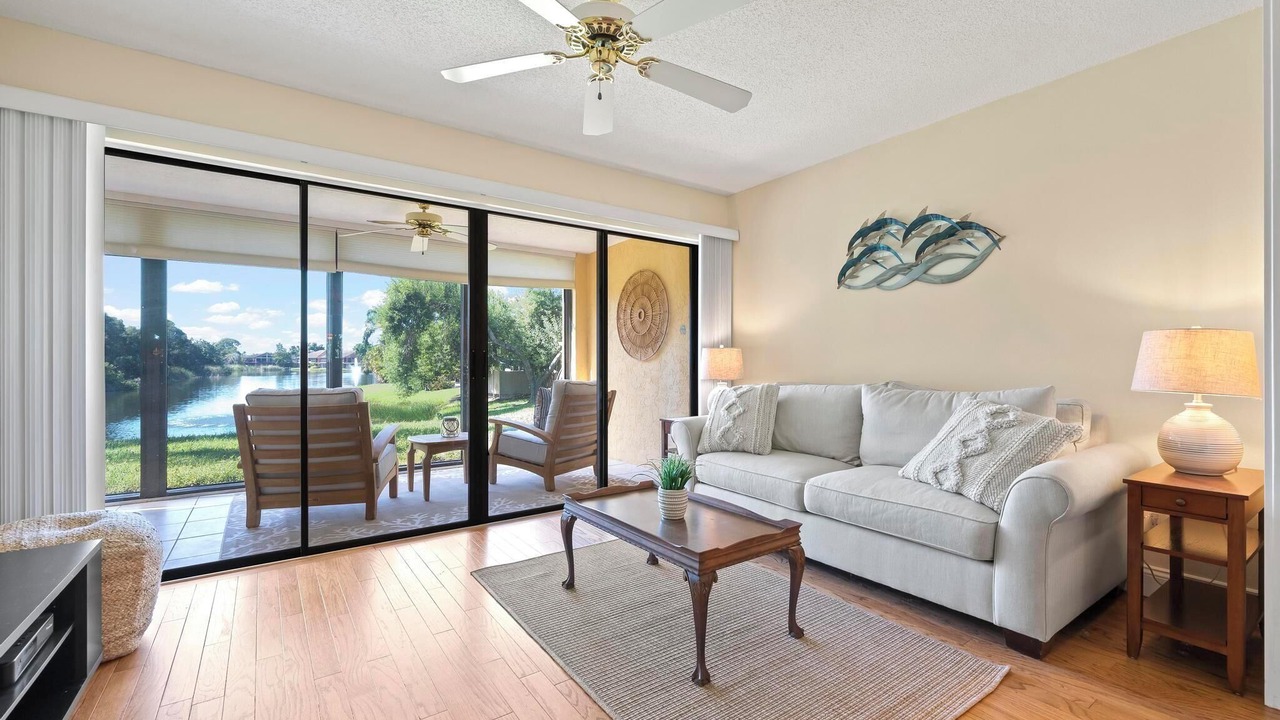 Photo of Livingroom in Gulf Gate Estates
