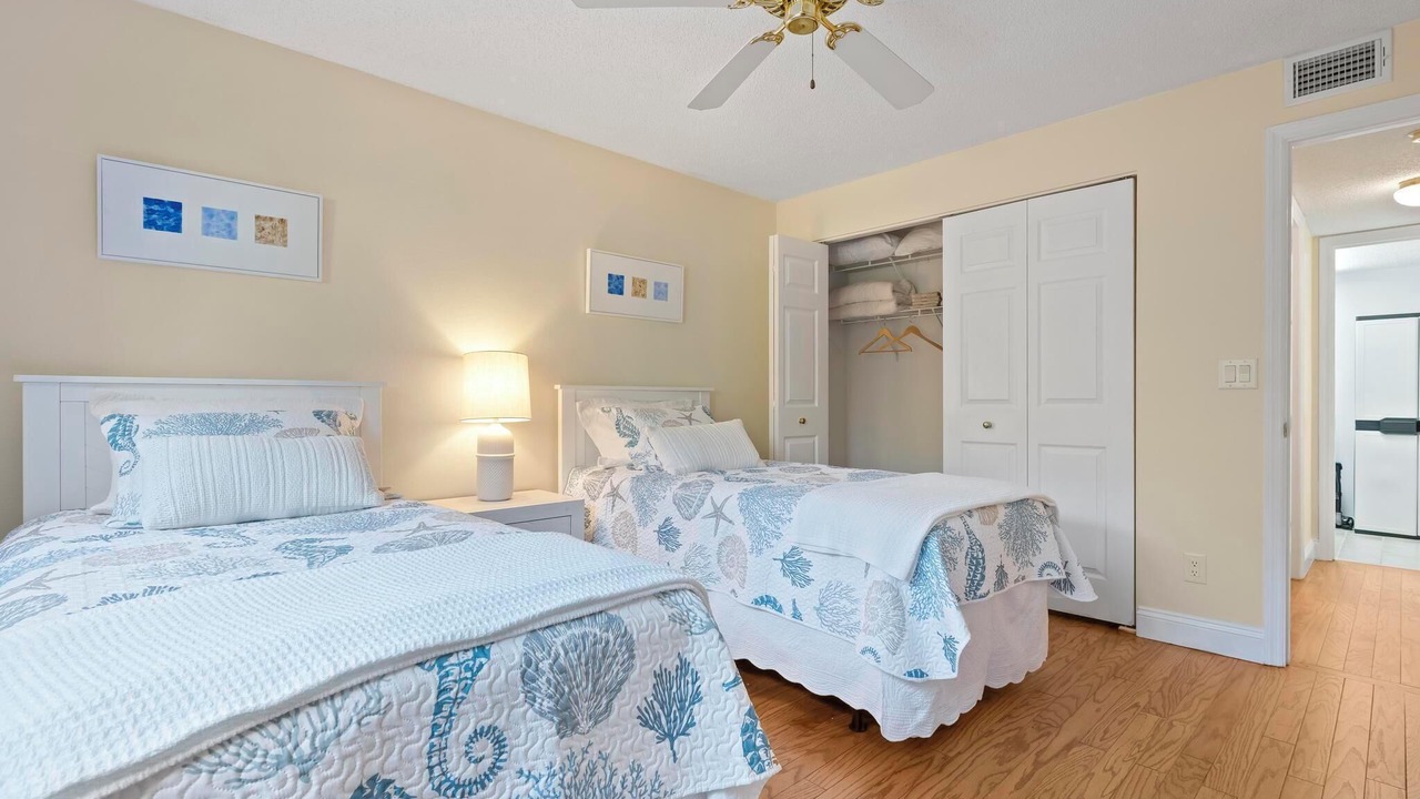Photo of Bedroom in Gulf Gate Estates