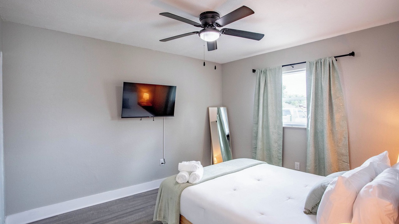 Photo of Bedroom in Trailer Estates