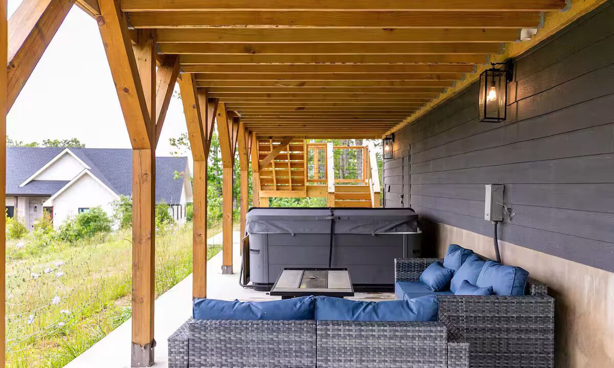 Photo of Patio Balcony in Edens Gate