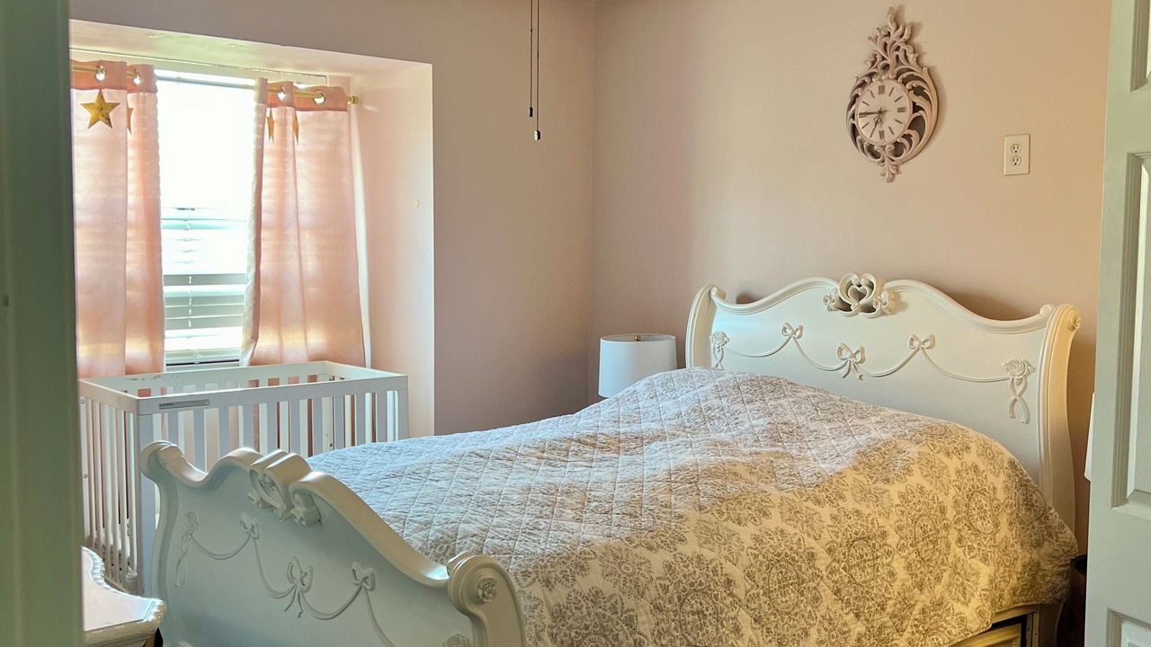 Photo of Bedroom in Golden Glades - The Woods