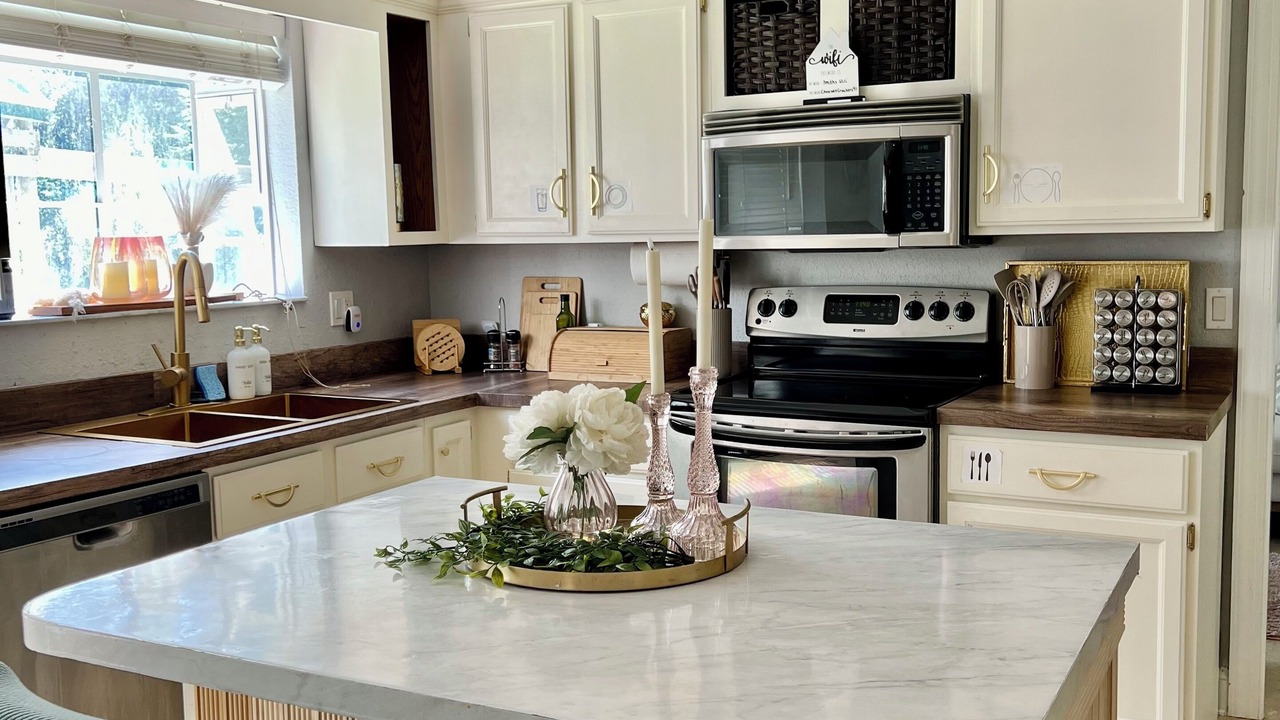 Photo of Kitchen in Golden Glades - The Woods