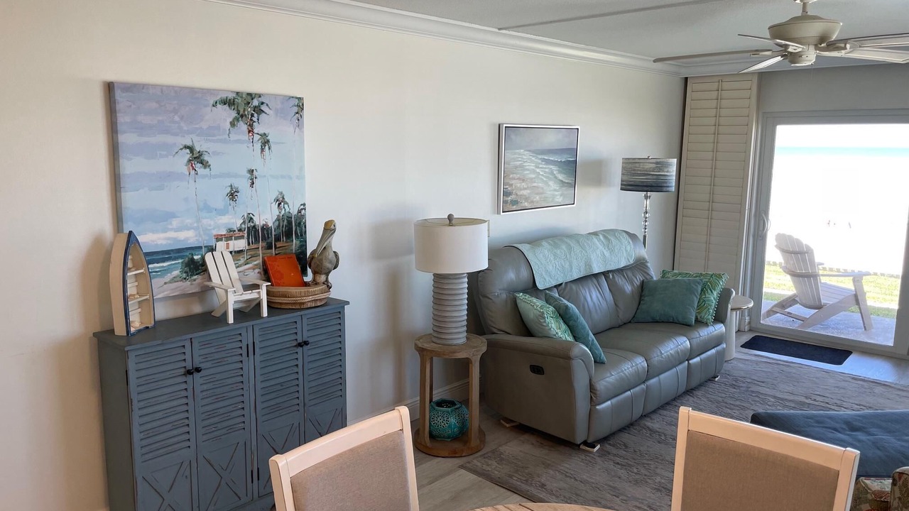 Photo of Livingroom in Point East