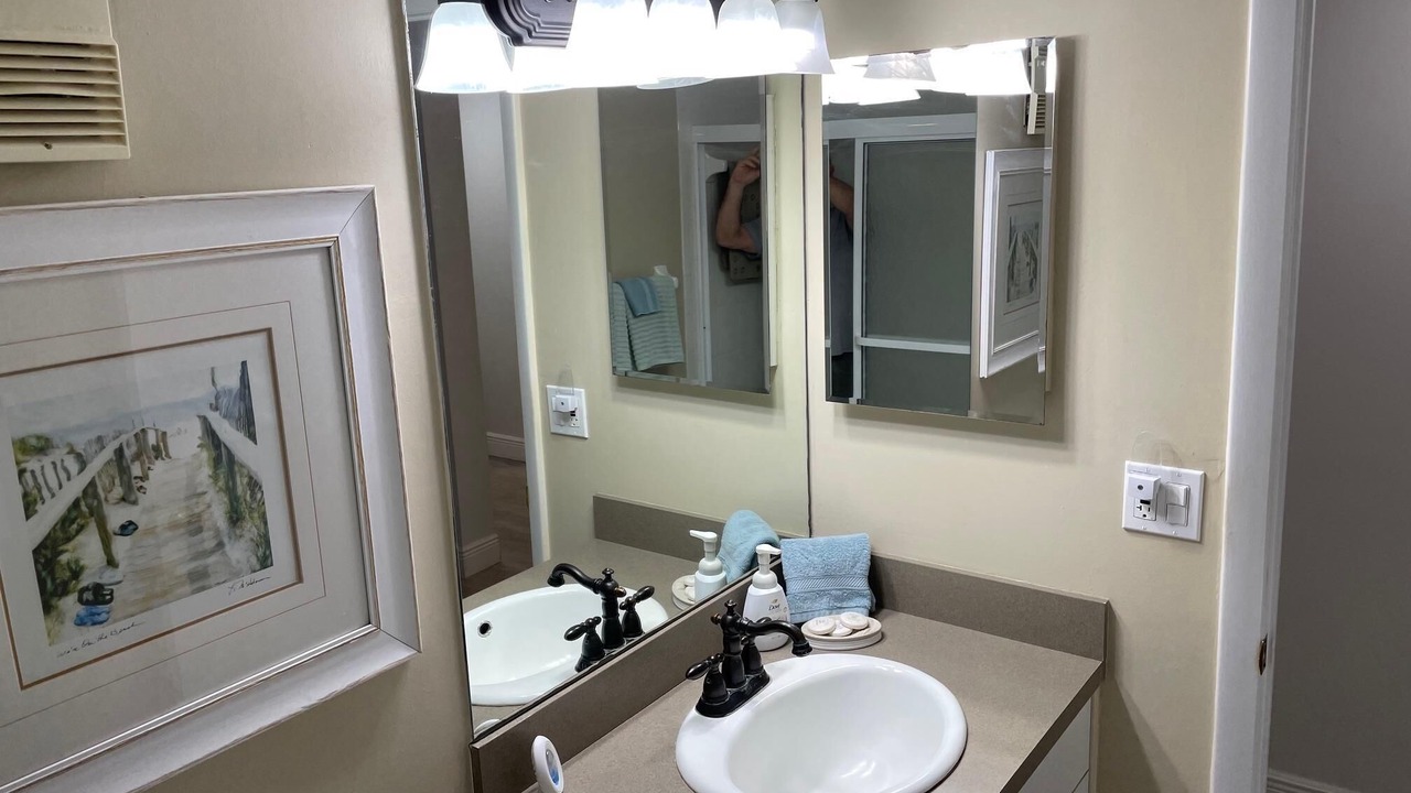 Photo of Bathroom in Point East