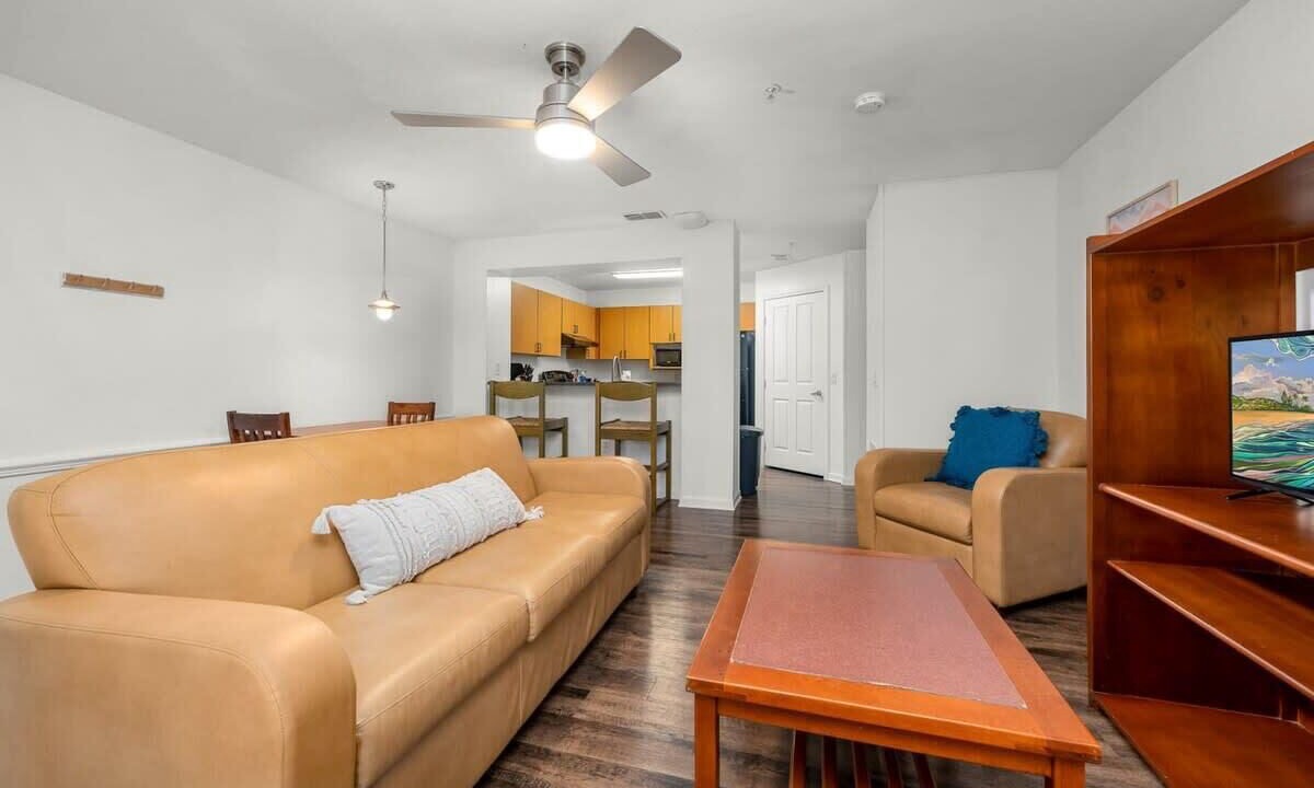 Photo of Livingroom in Bearss Plaza