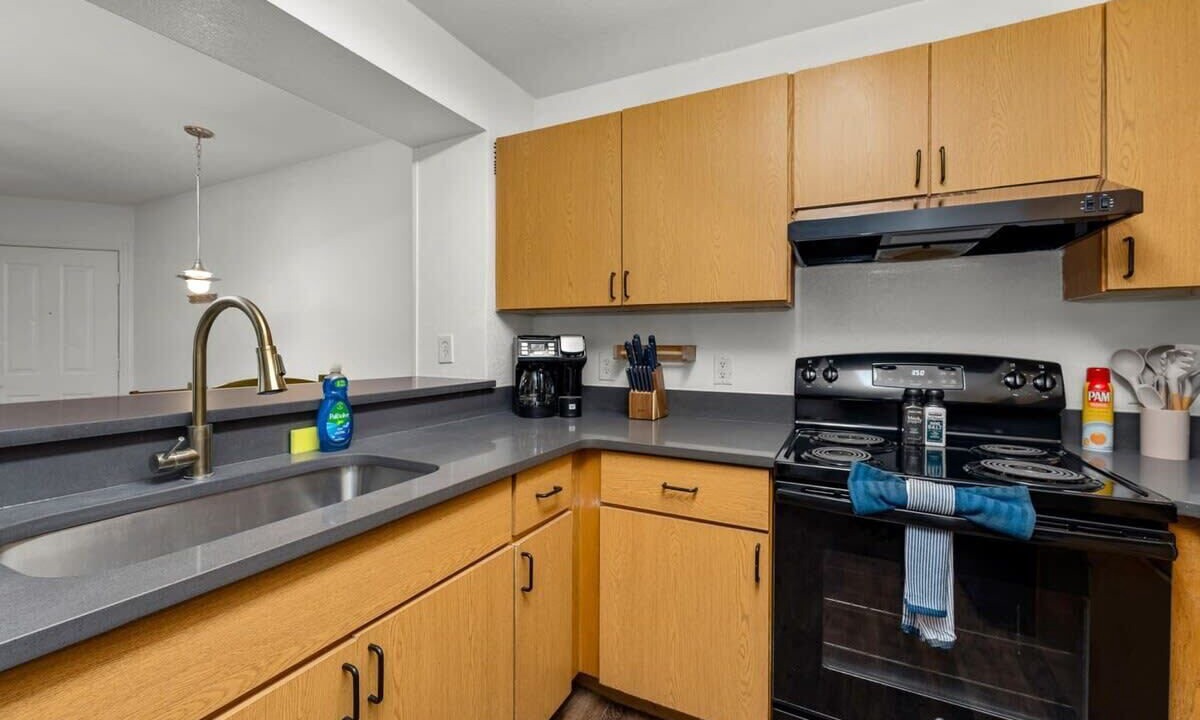 Photo of Kitchen in Bearss Plaza