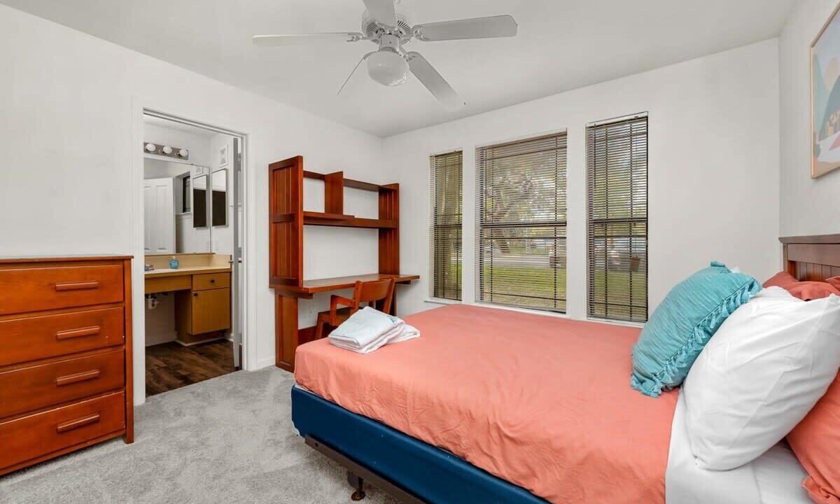 Photo of Bedroom in Bearss Plaza