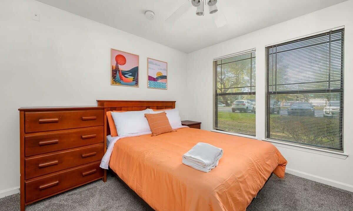 Photo of Bedroom in Bearss Plaza