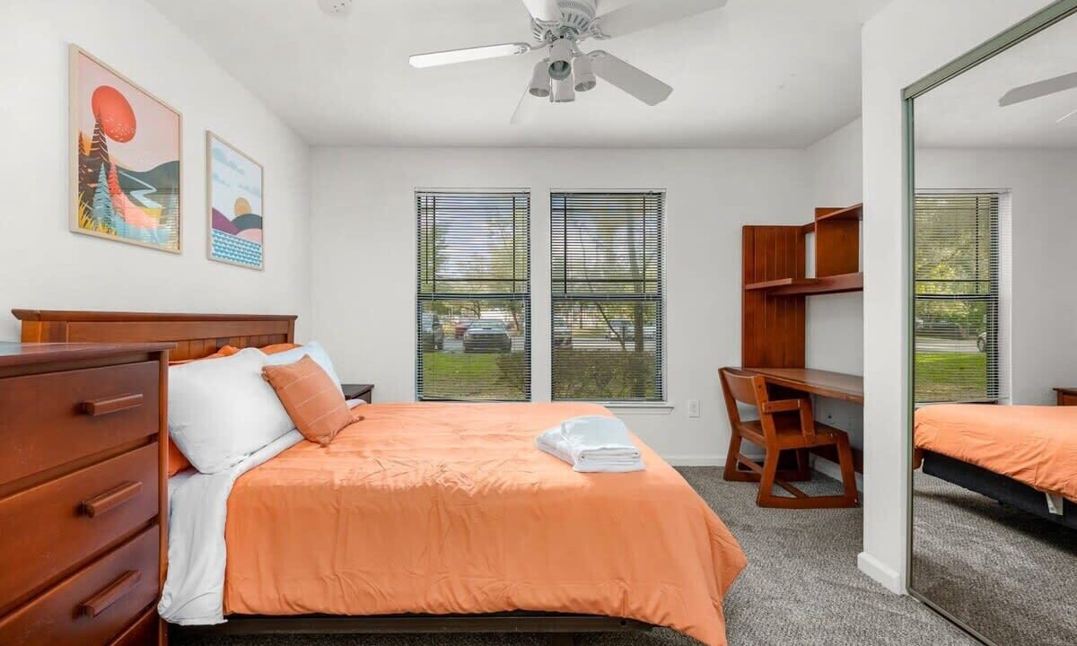 Photo of Bedroom in Bearss Plaza