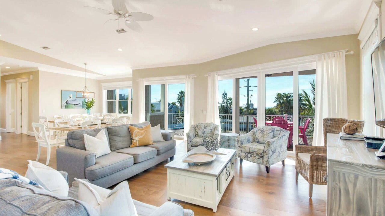 Photo of Livingroom in Bradenton Beach