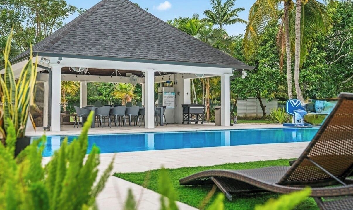Photo of Outdoor in Ludlam