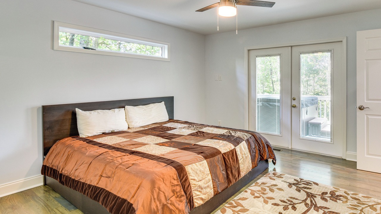 Photo of Bedroom in Dahlonega