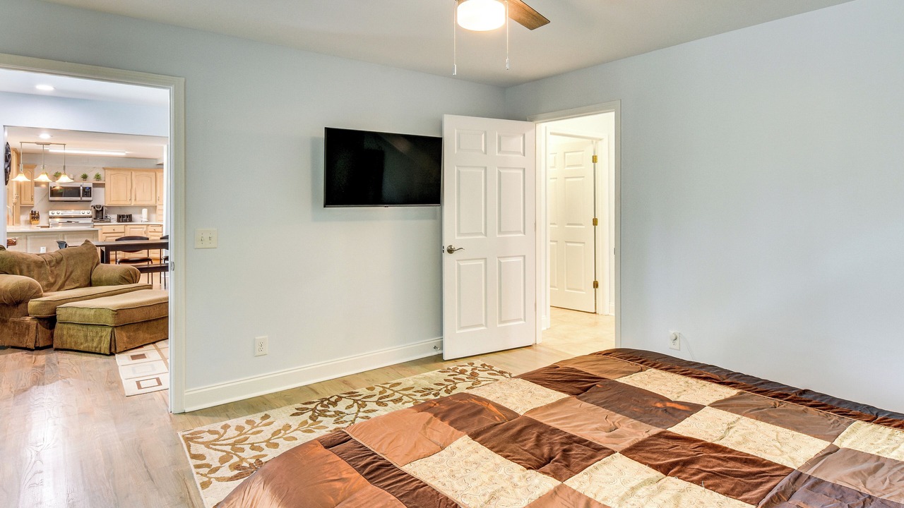Photo of Bedroom in Dahlonega
