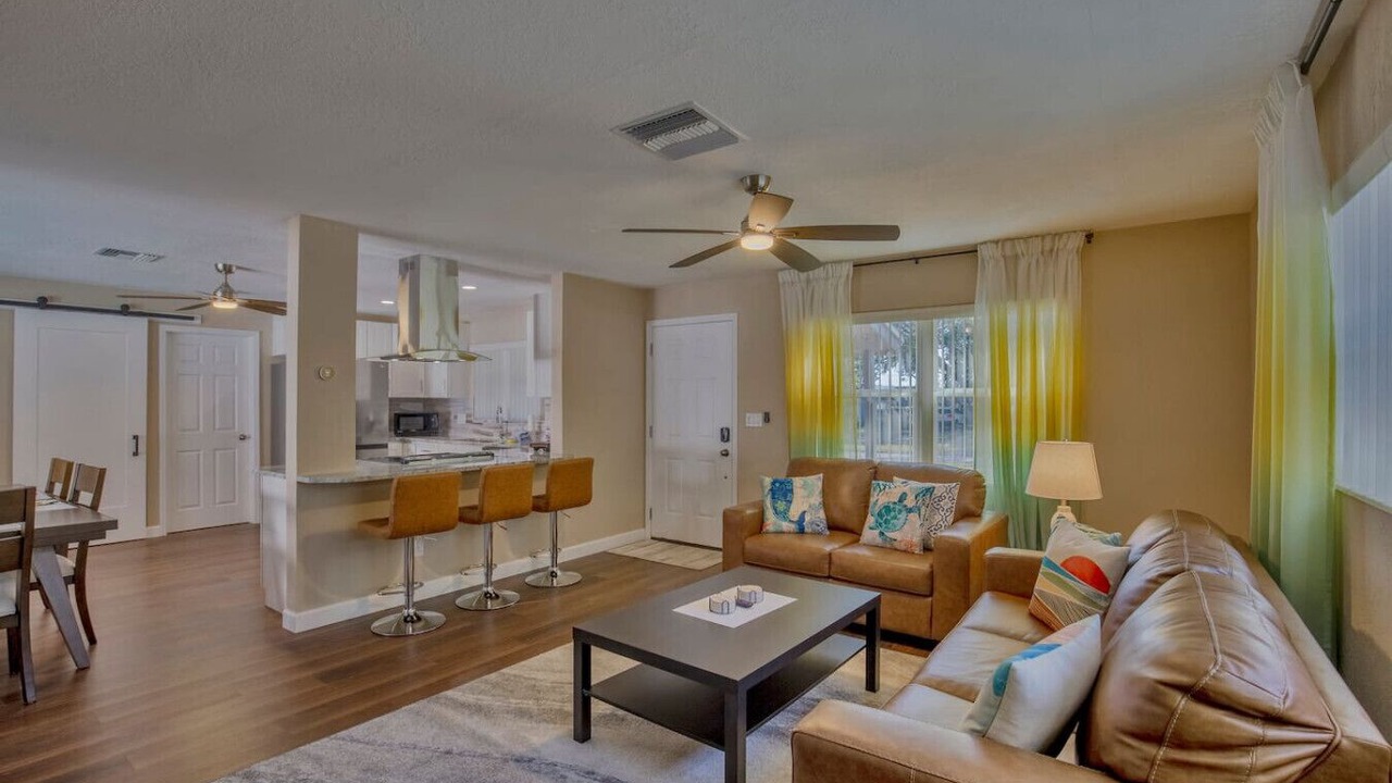 Photo of Livingroom in Seminole