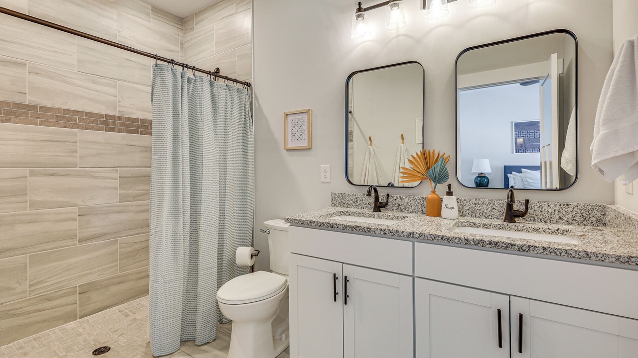 Photo of Bathroom in Tranquil Harbour