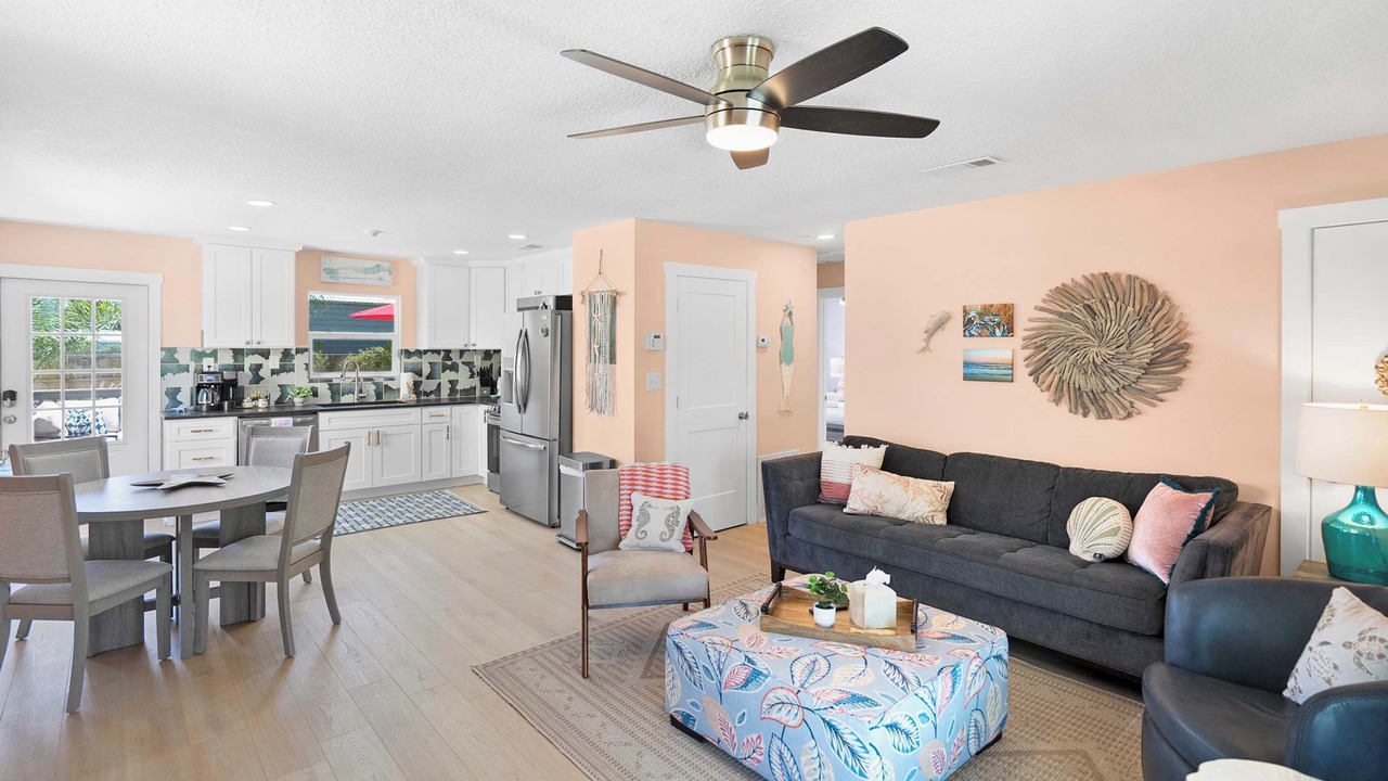 Photo of Livingroom in Crescent Beach
