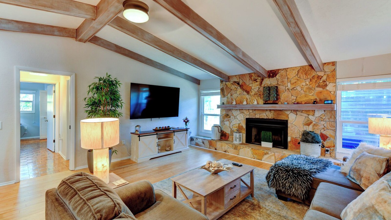 Photo of Livingroom in Gulf Gate Estates