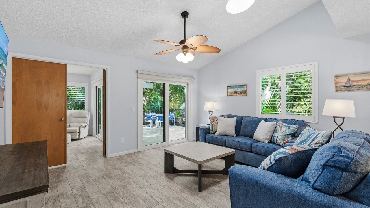 Photo of Livingroom in Atlantic Heights